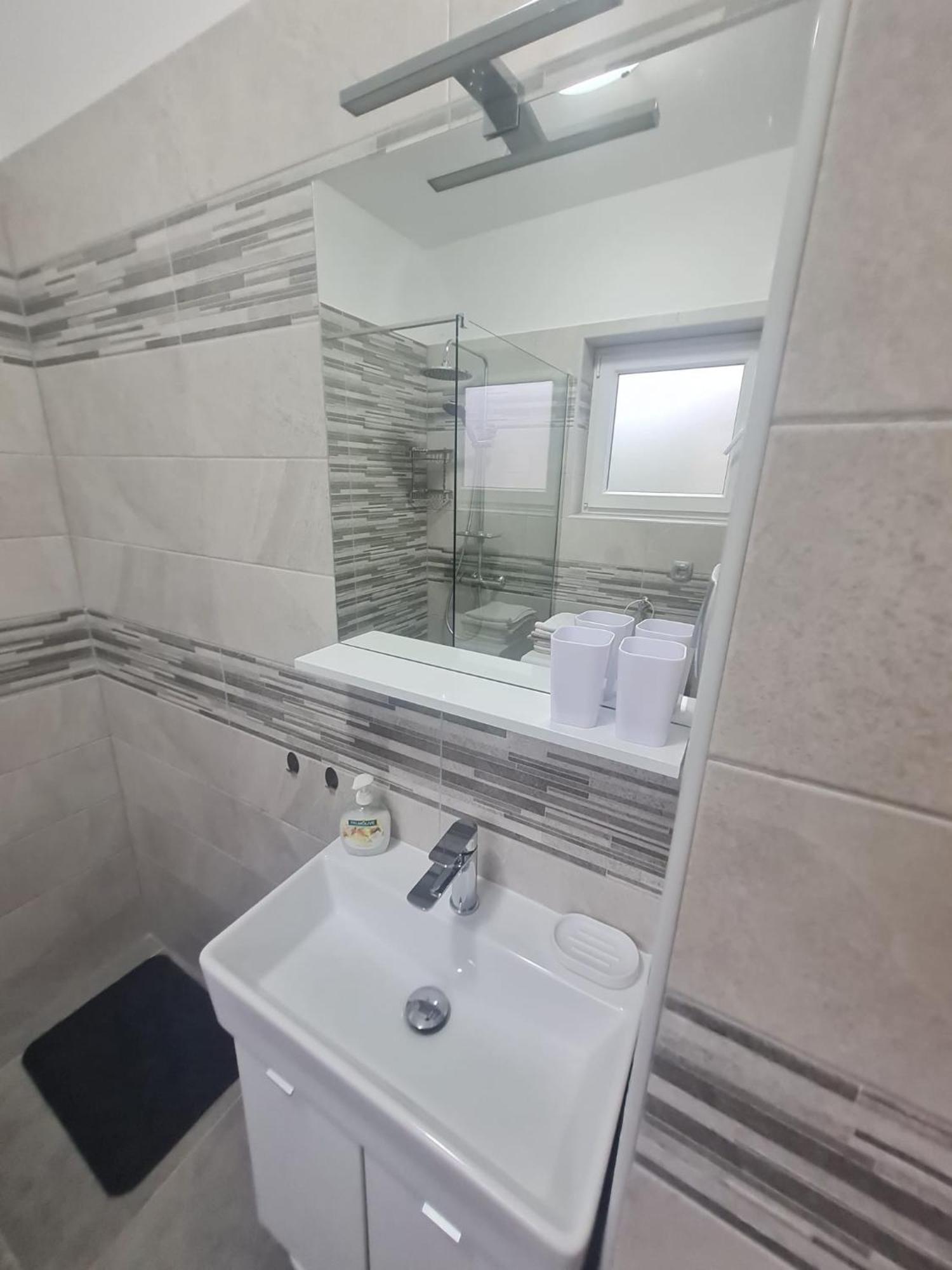 Apartment Anton Pinezići Dış mekan fotoğraf