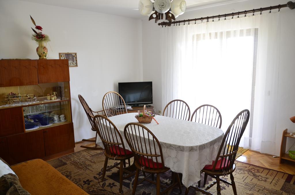 Apartment Anton Pinezići Dış mekan fotoğraf