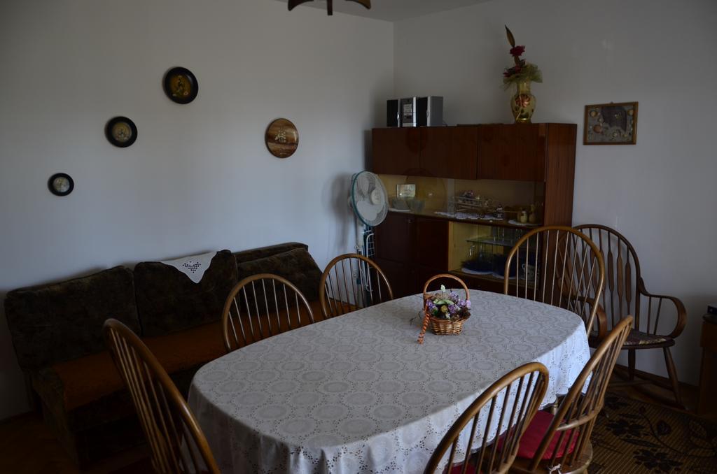 Apartment Anton Pinezići Dış mekan fotoğraf