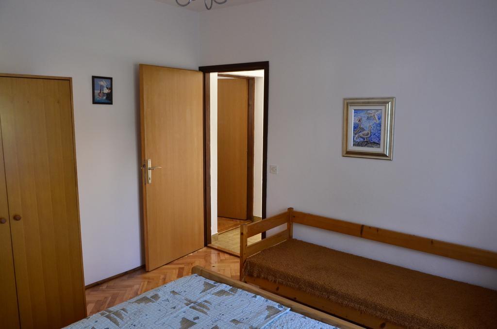 Apartment Anton Pinezići Dış mekan fotoğraf